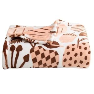 The Big One “Fall Icons” Oversized Supersoft Printed Plush Throw Blanket (NWT)